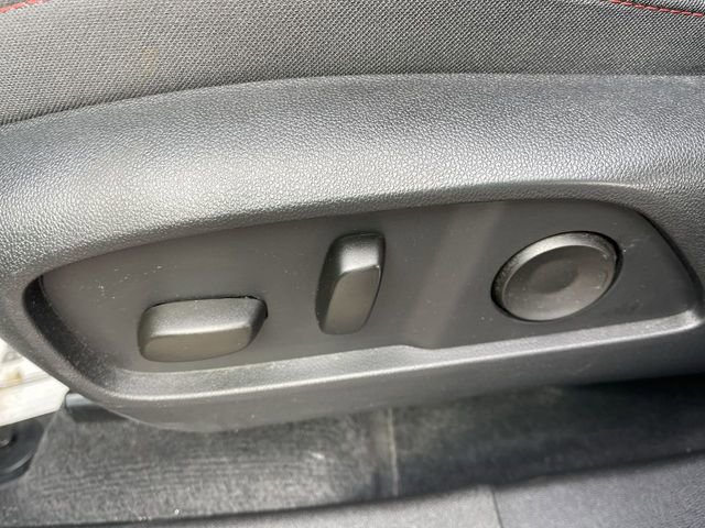 Used 2025 Chevrolet Equinox RS w/ Safety and Technology Package image 12