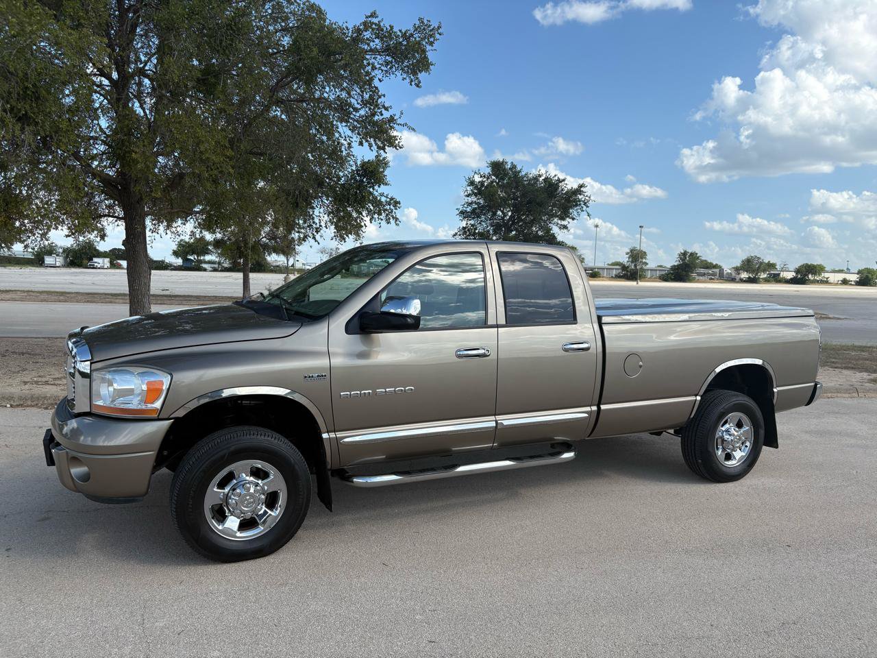 Used 2006 Dodge Ram 2500 Truck Laramie AWD/4WD image 7