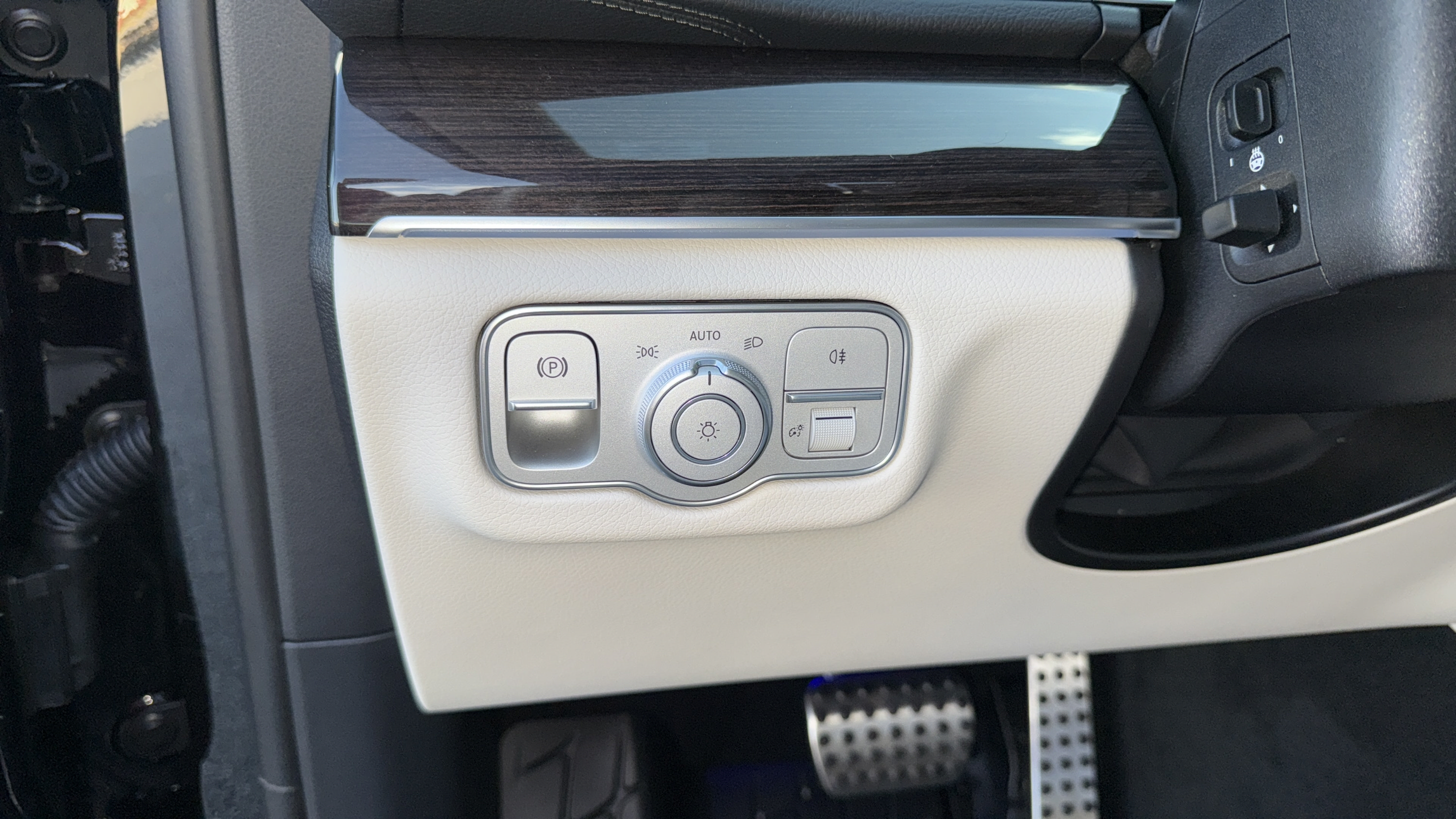 Certified 2026 Mercedes-Benz GLS 450 4MATIC image 15