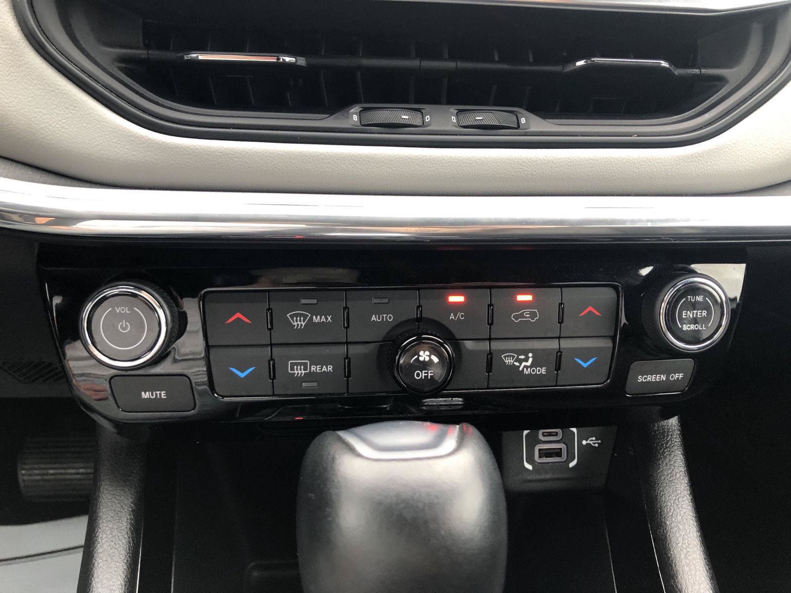 Used 2023 Jeep Compass Limited AWD/4WD image 26