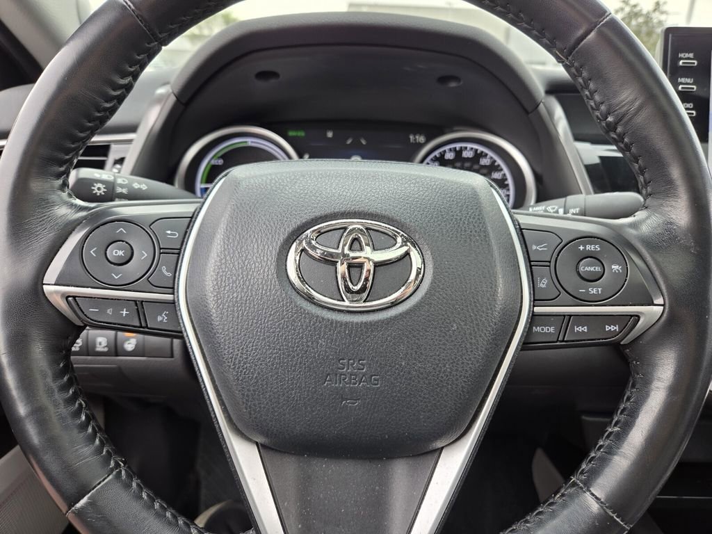 Used 2022 Toyota Camry XLE w/ Navigation Upgrade Package image 21