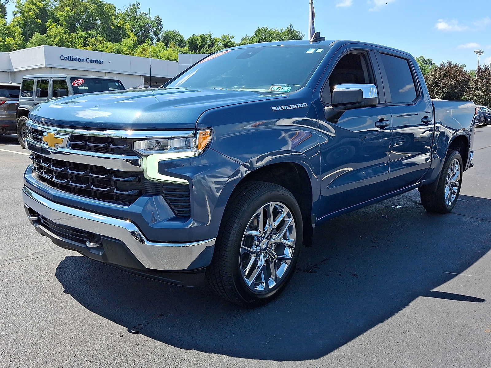 Used 2024 Chevrolet Silverado 1500 LT w/ LPO, Chrome Package AWD/4WD image 3