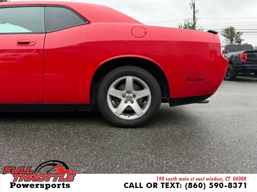 Used 2010 Dodge Challenger SE RWD image 22