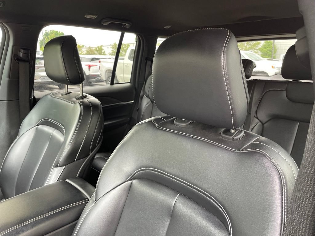 Used 2024 Jeep Grand Cherokee Limited AWD/4WD image 25