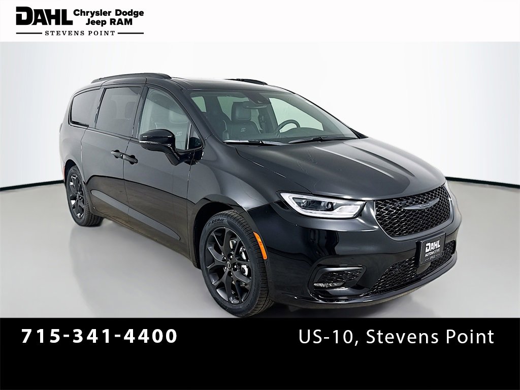 New 2026 Chrysler Pacifica Limited image 1