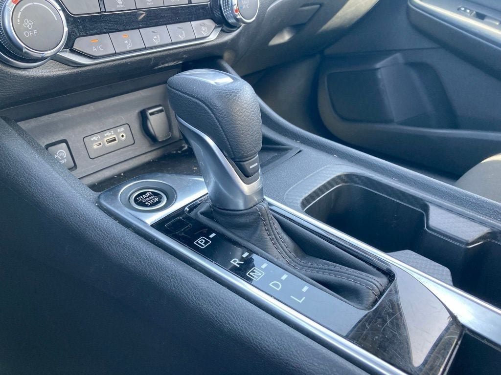 Used 2025 Nissan Sentra SV FWD image 24