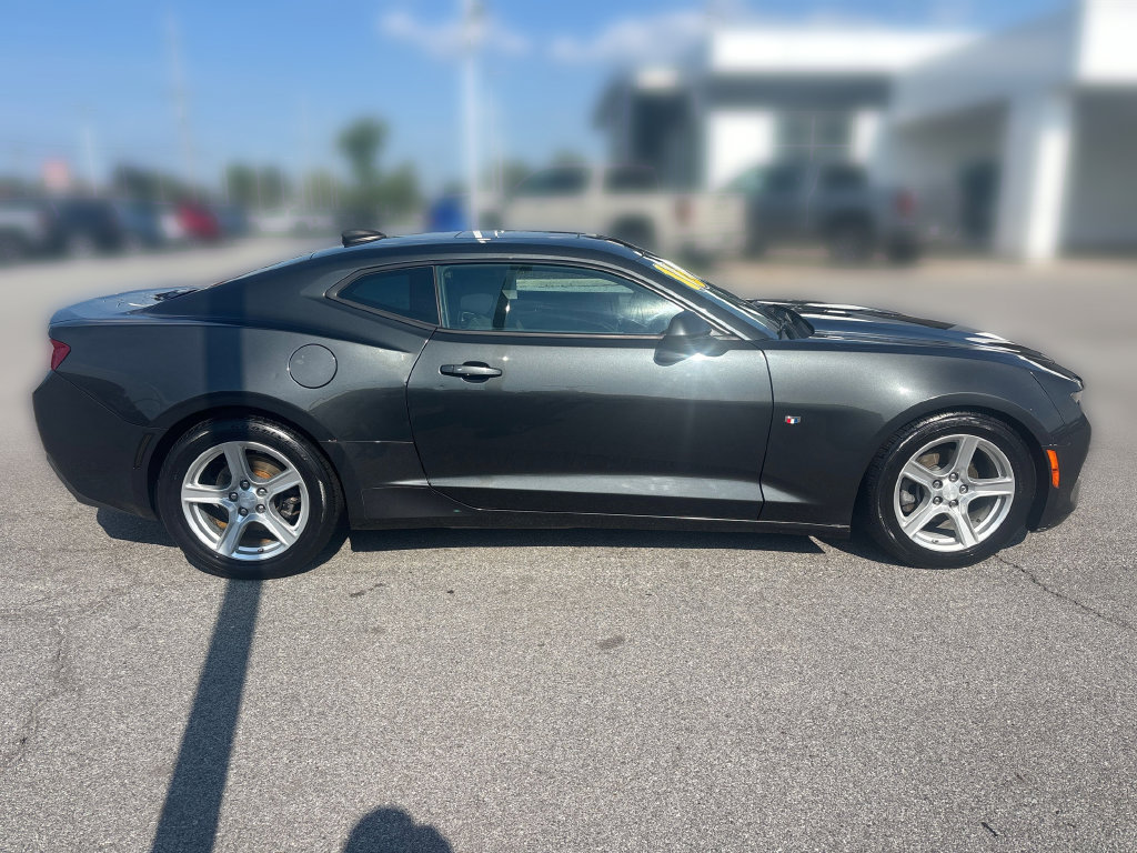 Used 2016 Chevrolet Camaro LT RWD image 9
