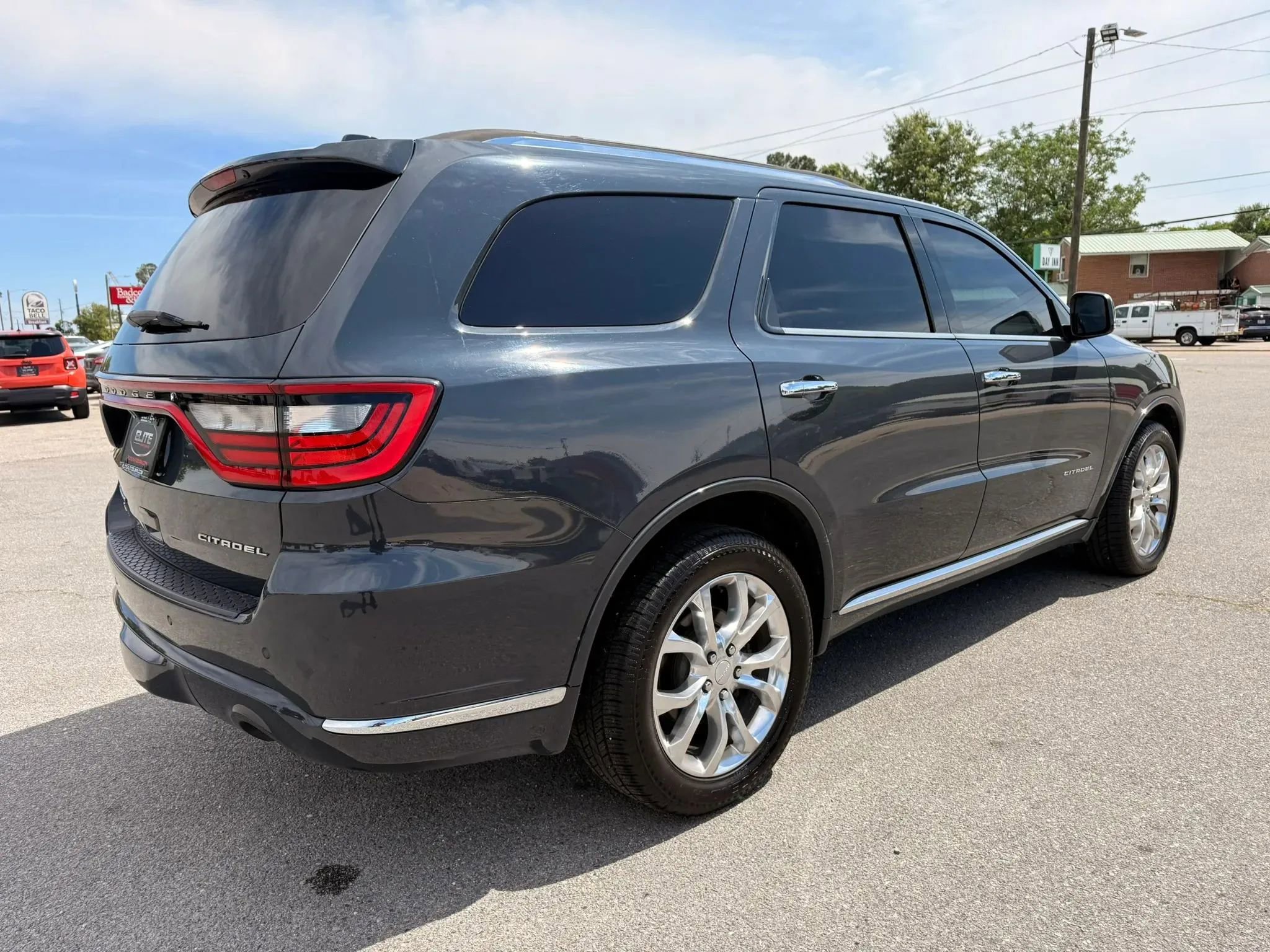 Used 2018 Dodge Durango Citadel w/ Technology Group AWD/4WD image 9