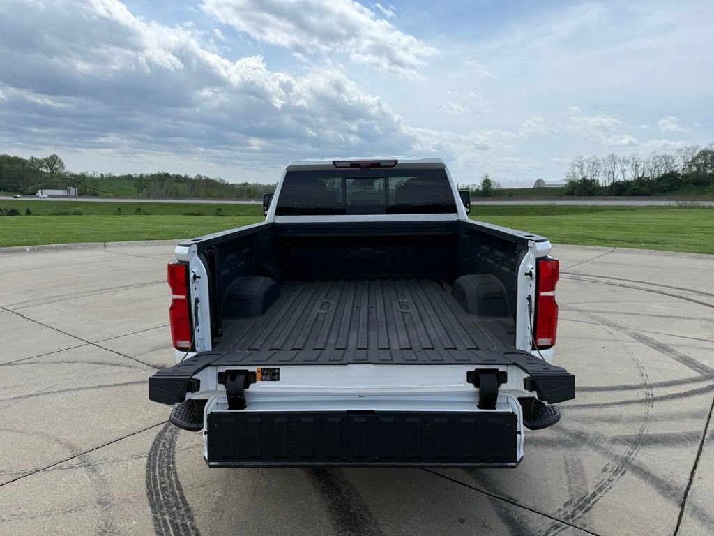 Used 2025 Chevrolet Silverado 2500 High Country w/ Technology Package image 4