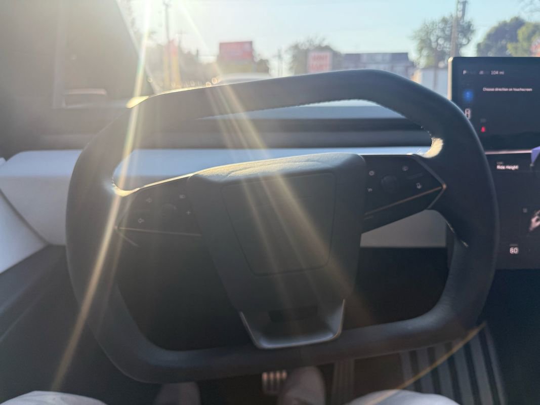 Used 2024 Tesla Cybertruck AWD Crew Cab image 20