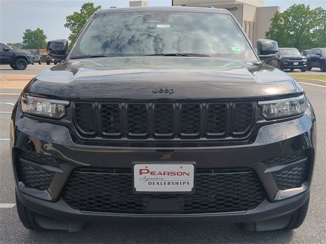 New 2025 Jeep Grand Cherokee Altitude image 8