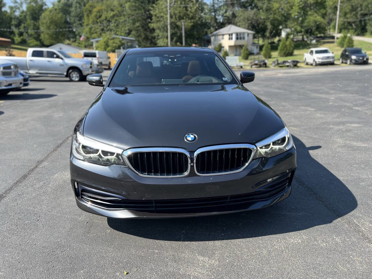 Used 2020 BMW 530i xDrive w/ Premium Package image 2