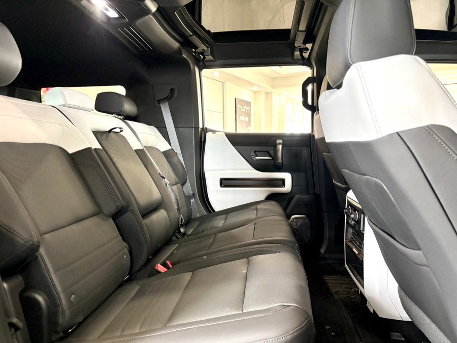 Used 2024 GMC Hummer EV 2X w/ LPO, Illumination Package image 19