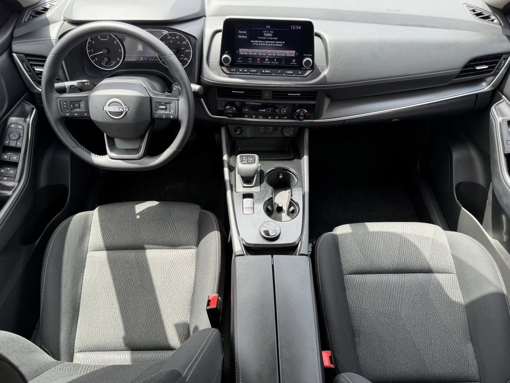 Used 2025 Nissan Rogue SV AWD/4WD image 13