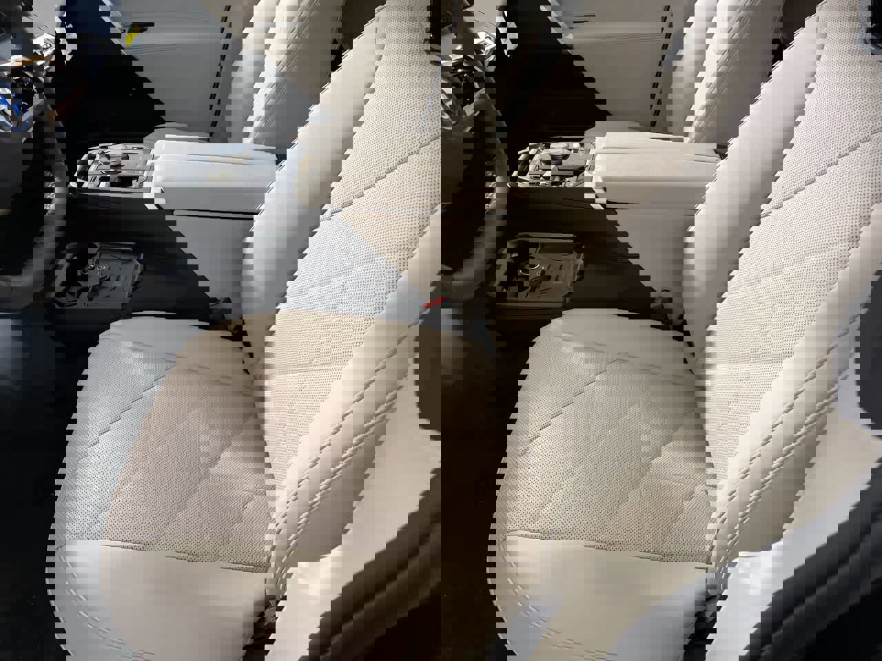 New 2022 BMW iX xDrive50 w/ Convenience Package image 18