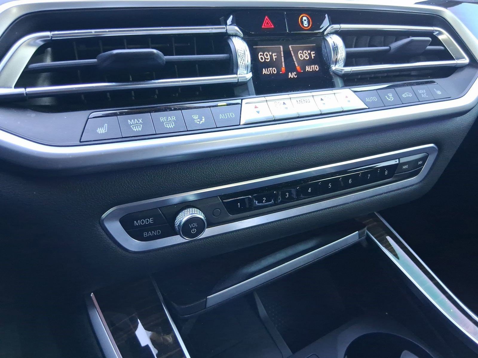 Used 2021 BMW X5 xDrive40i w/ Parking Assistance Package image 25