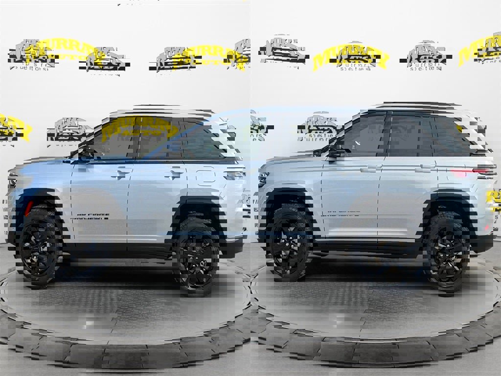 New 2025 Jeep Grand Cherokee Limited w/ Luxury Tech Group II image 2