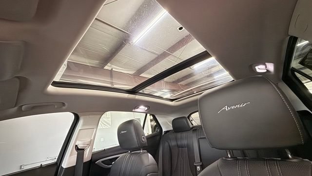 Used 2024 Buick Envision Avenir AWD/4WD image 19