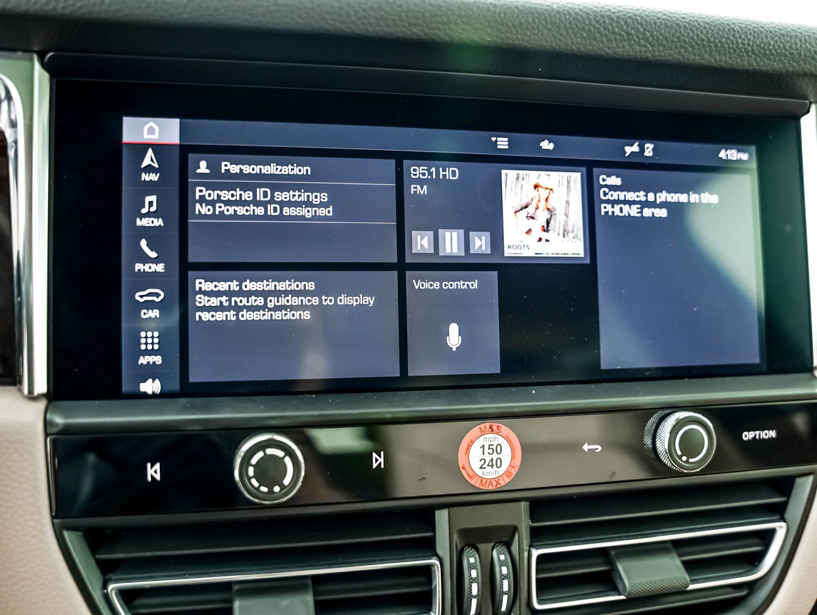Certified 2025 Porsche Macan S AWD/4WD image 23