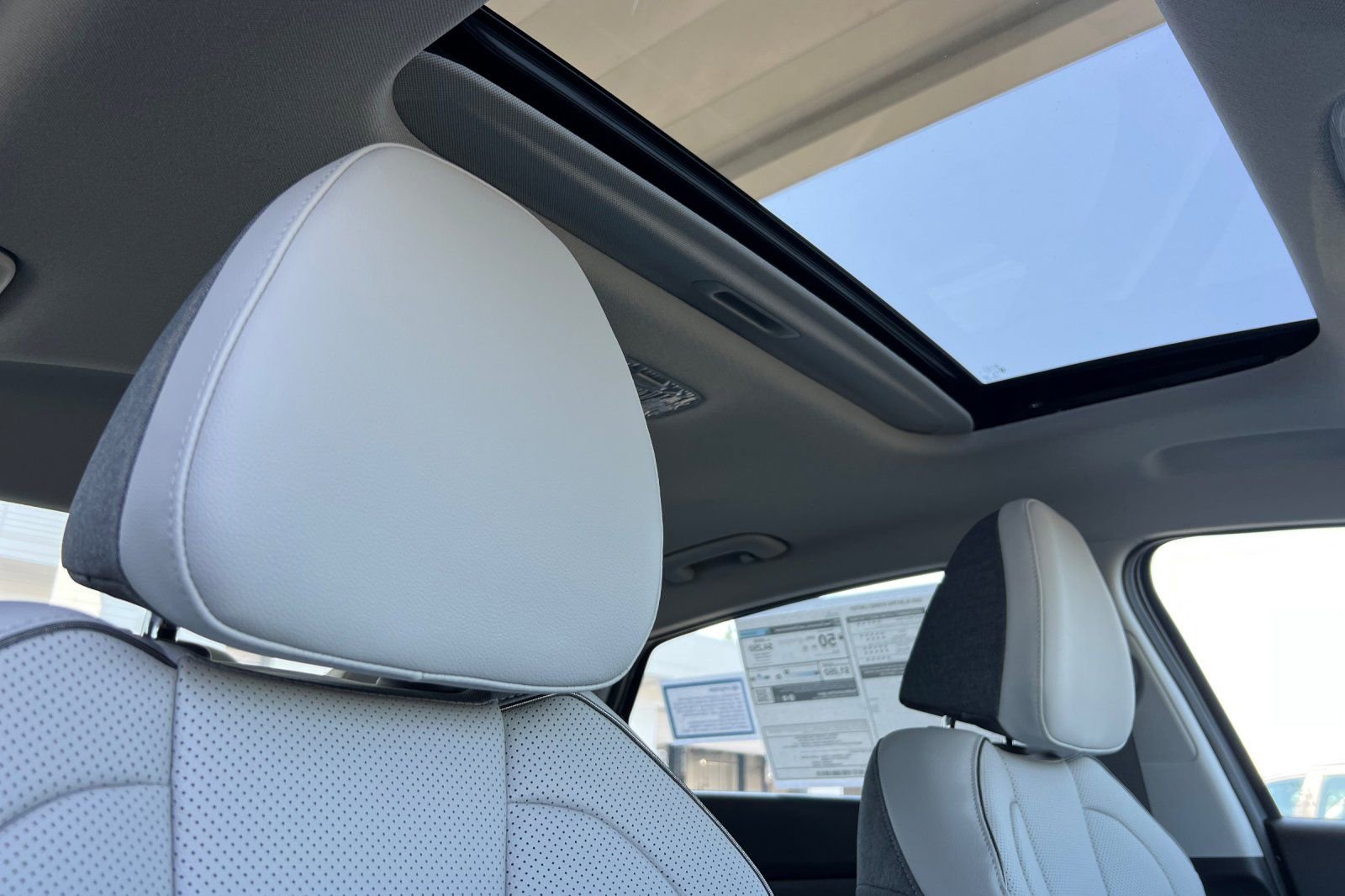 New 2025 Hyundai Elantra Limited image 14