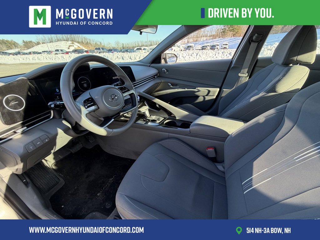 Used 2023 Hyundai Elantra SEL w/ Convenience Package image 6
