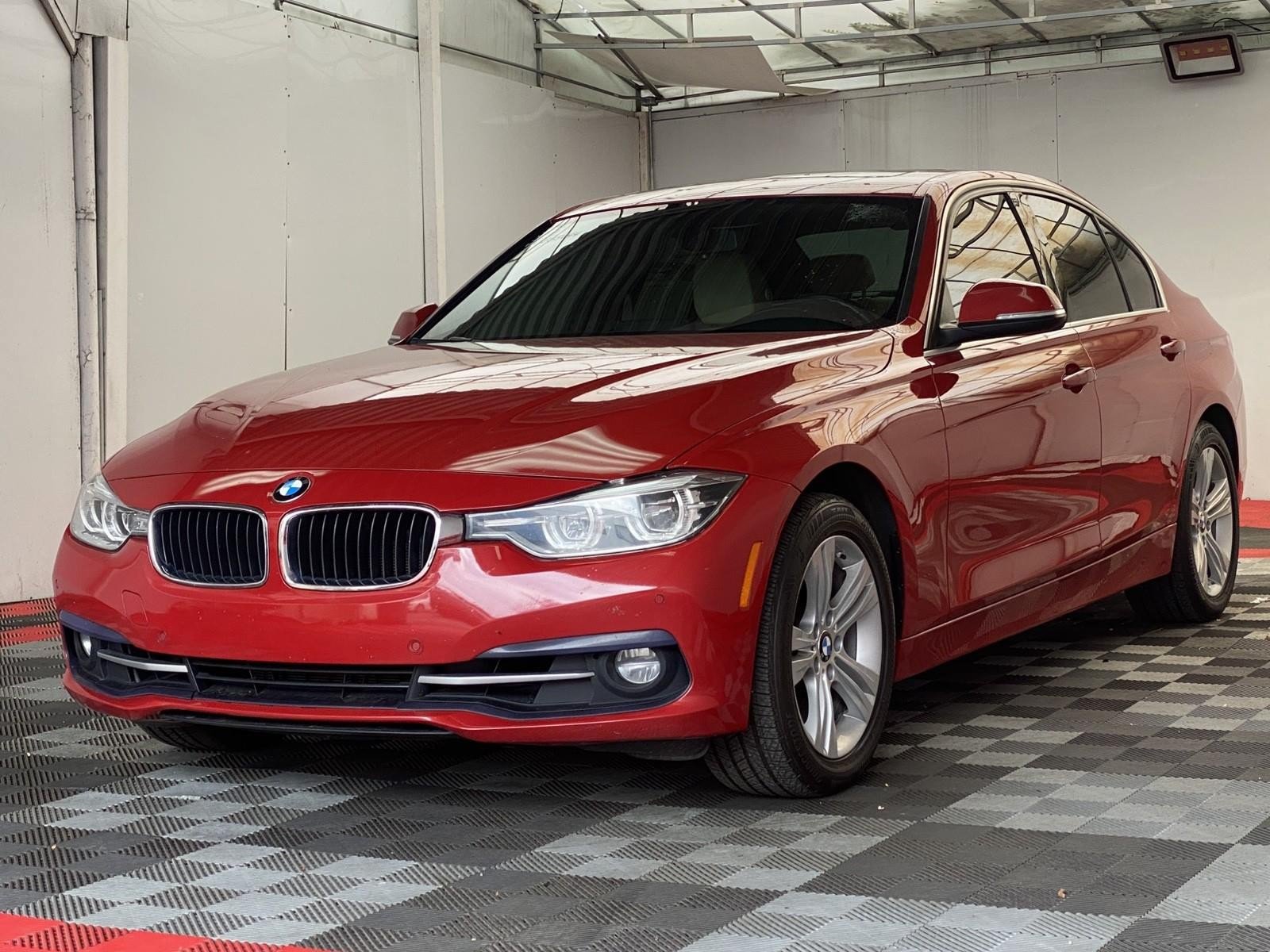 Used 2018 BMW 330i xDrive Sedan w/ Premium Package AWD/4WD image 3