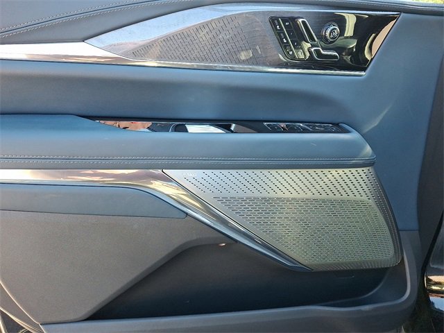 Used 2025 Cadillac Escalade IQ Sport 2 w/ LPO, ONYX Package image 12