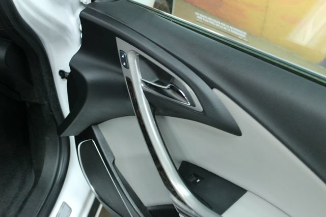 Used 2017 Buick Verano FWD image 9