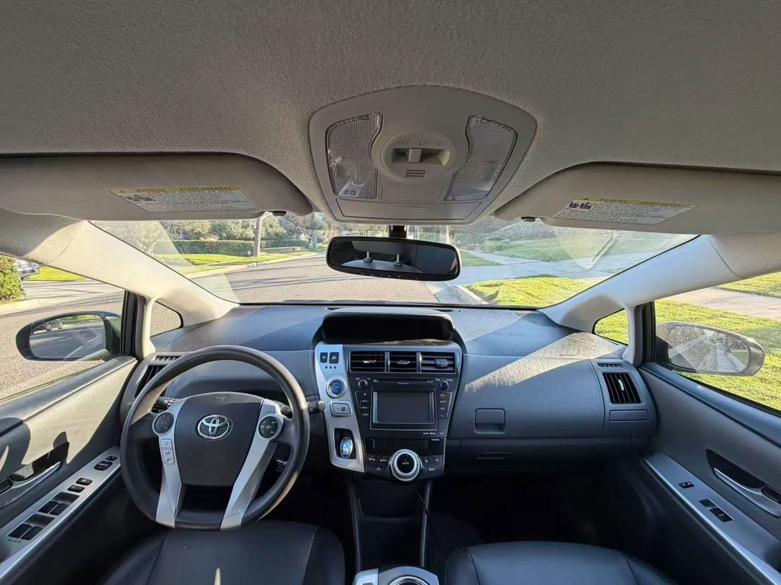 Used 2012 Toyota Prius V Five image 11