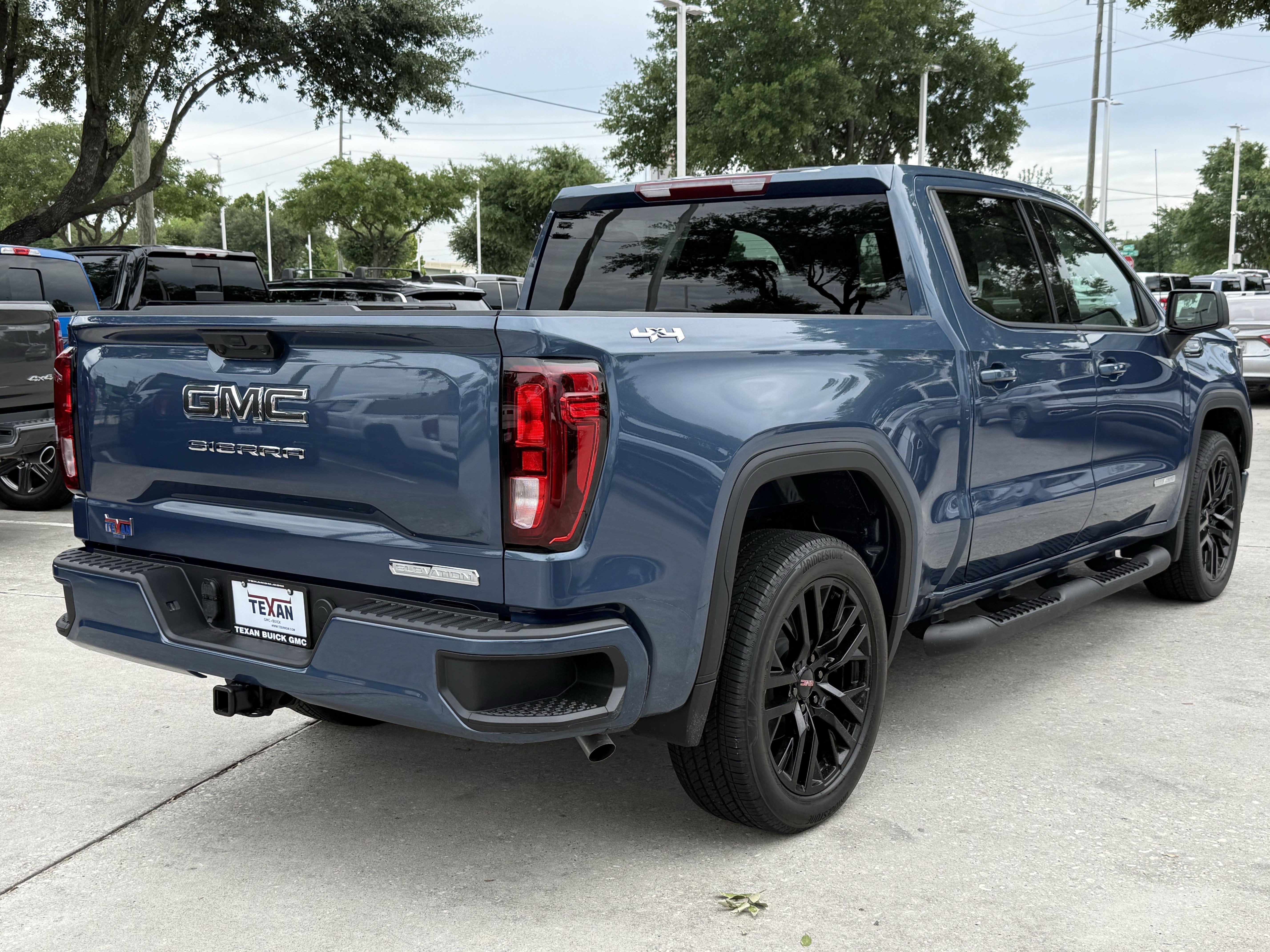 Used 2026 GMC Sierra 1500 Elevation image 5