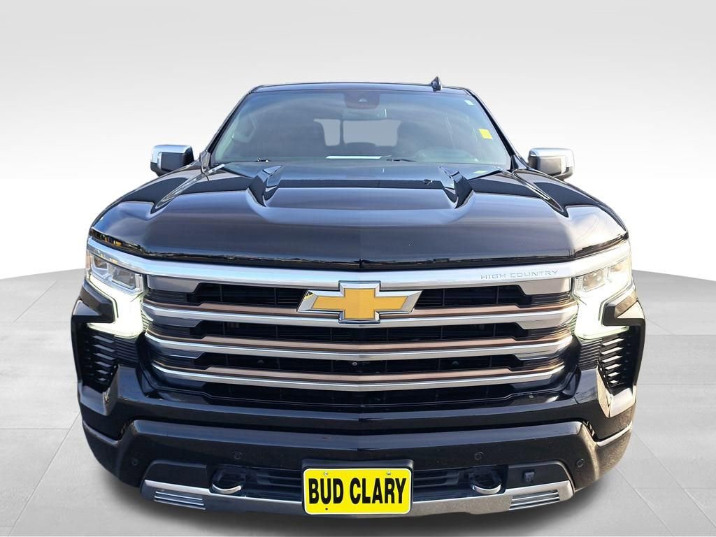 Used 2022 Chevrolet Silverado 1500 High Country w/ Z71 Off-Road Package AWD/4WD image 9