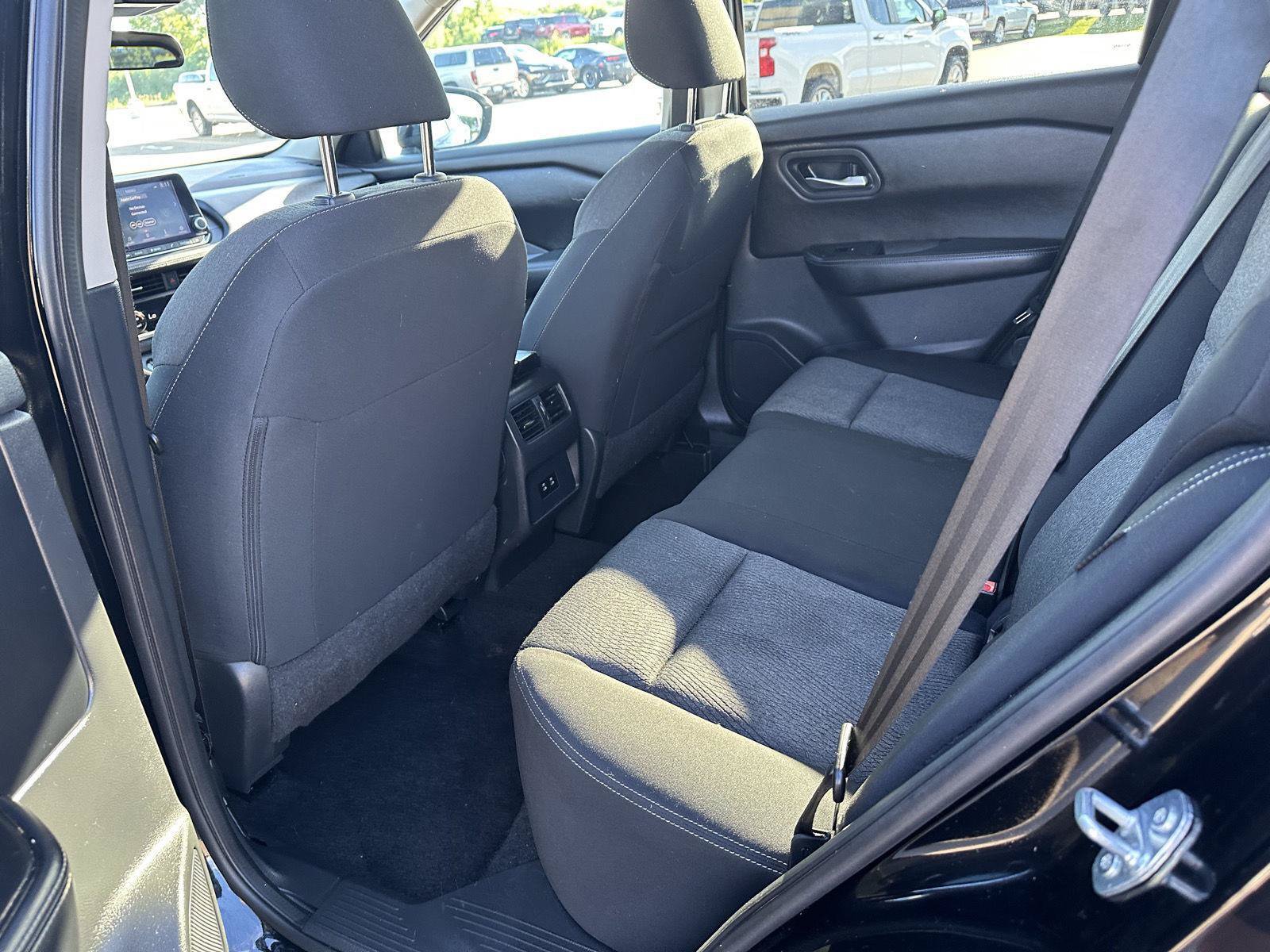 Used 2024 Nissan Rogue SV FWD image 13