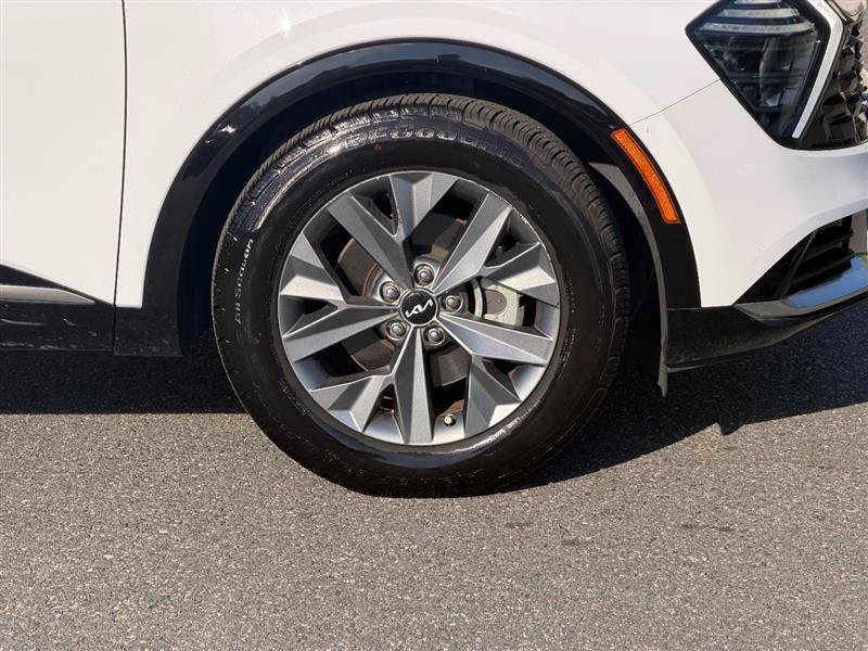 Used 2025 Kia Sportage EX w/ Premium Package FWD image 17
