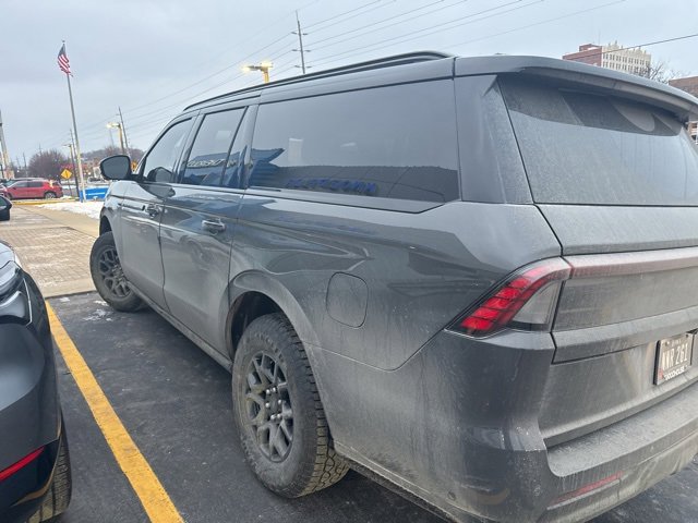 Used 2025 Lincoln Navigator L Black Label image 4