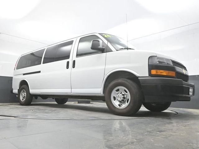 Used 2024 Chevrolet Express 3500 LS RWD image 31