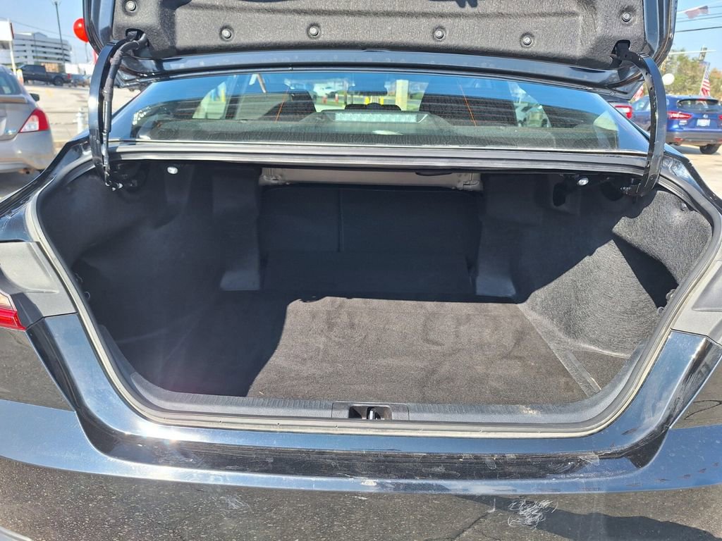 Used 2025 Toyota Camry LE image 25