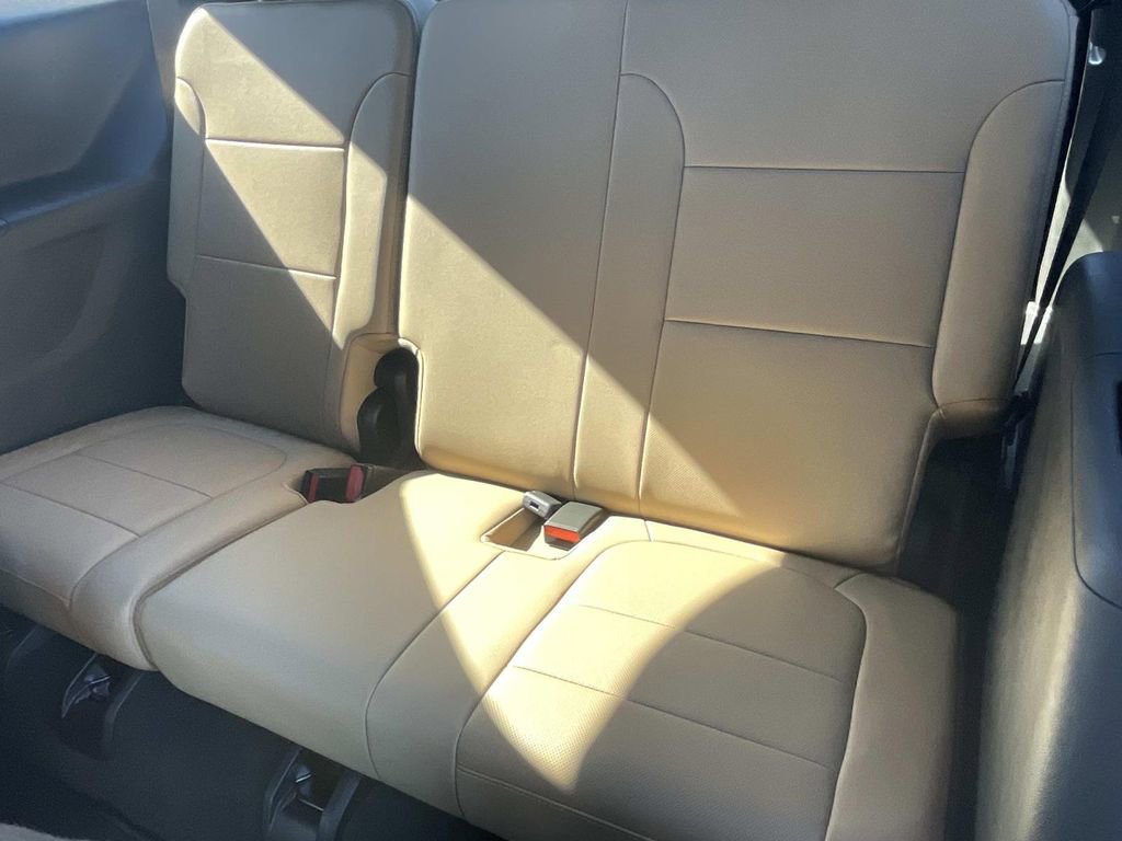 Used 2023 Chevrolet Traverse Premier image 13