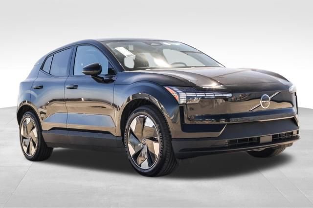 New 2025 Volvo EX30 Plus w/ Protection Package Premier image 3