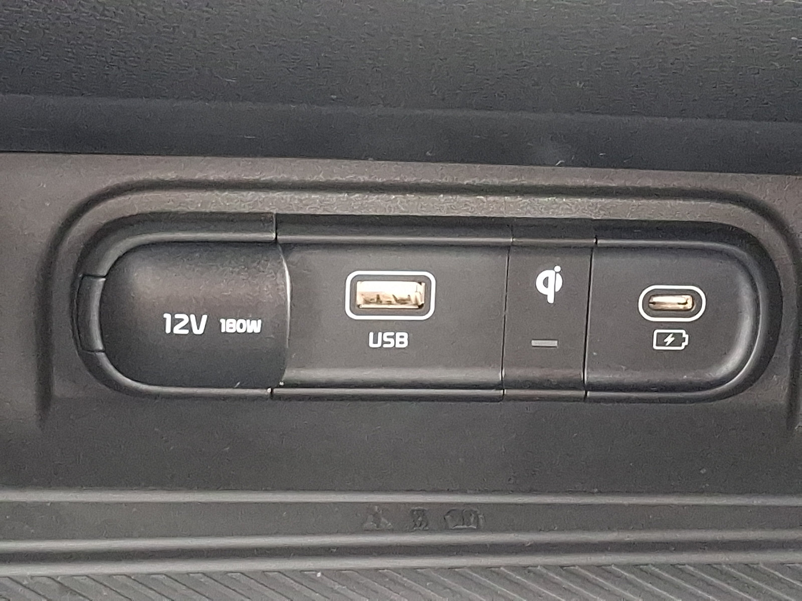Used 2025 Kia Sportage X-Line AWD/4WD image 26