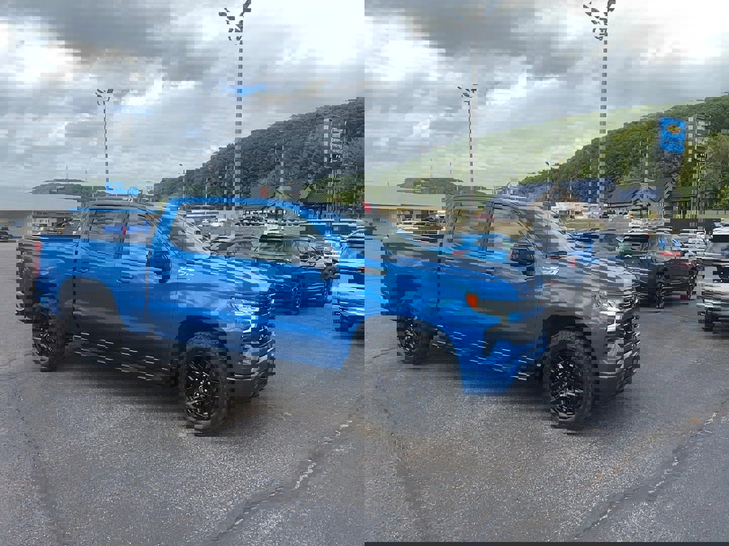 Used 2022 Chevrolet Silverado 1500 RST image 1