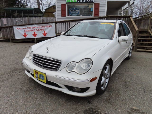 Used 2005 Mercedes-Benz C 320 Sedan image 2