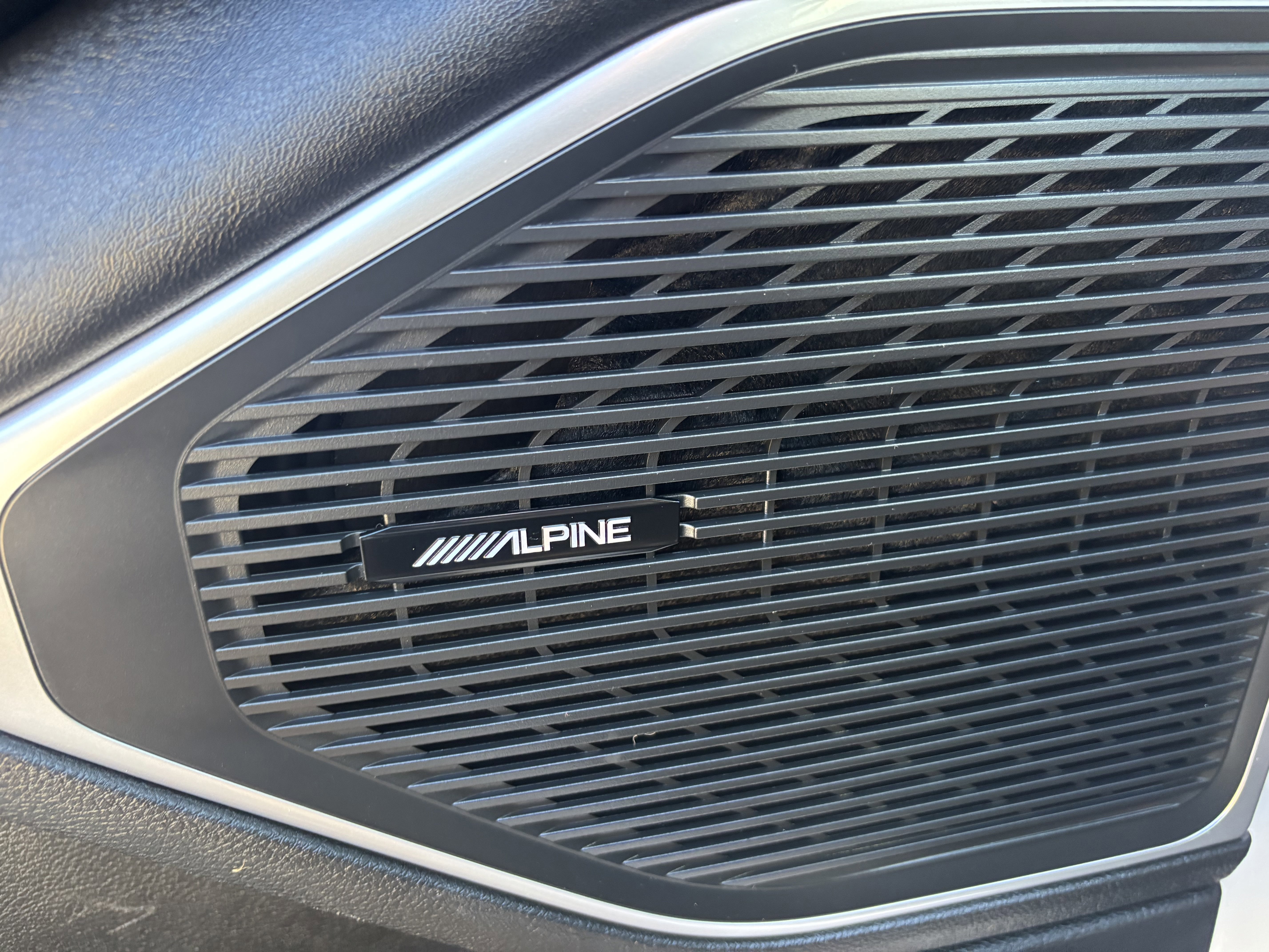 Used 2024 Jeep Wagoneer 4WD w/ Premium Group I image 23