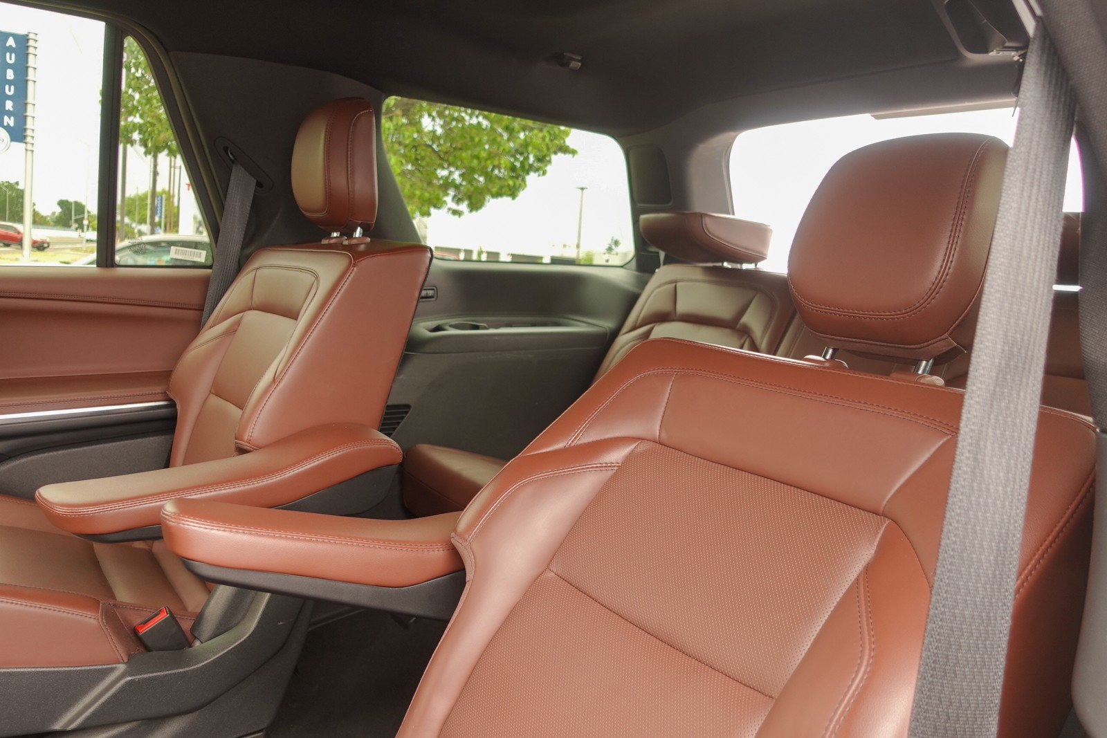 Used 2025 Lincoln Navigator Reserve image 28