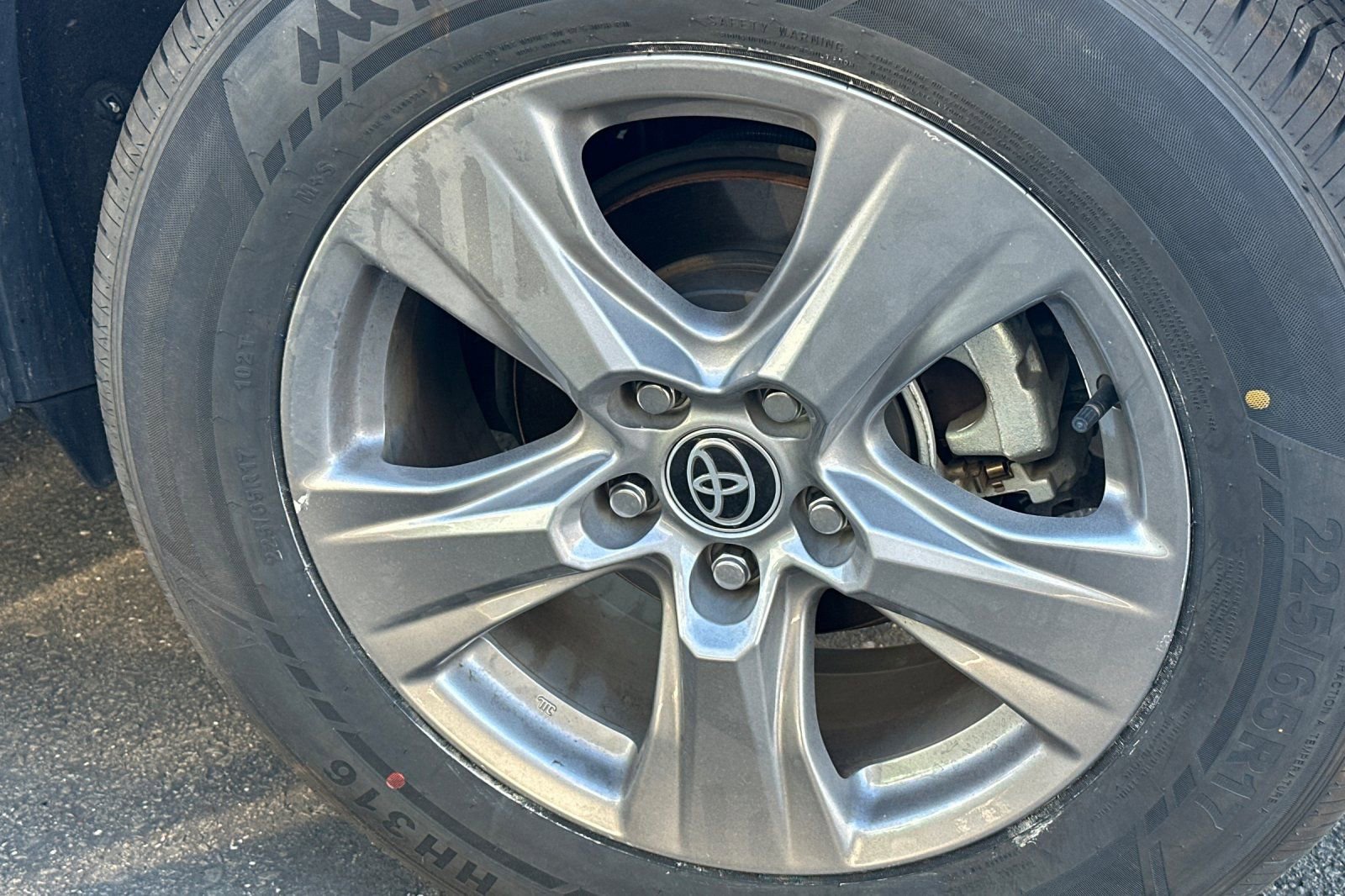 Certified 2022 Toyota RAV4 XLE w/ Convenience Package image 3