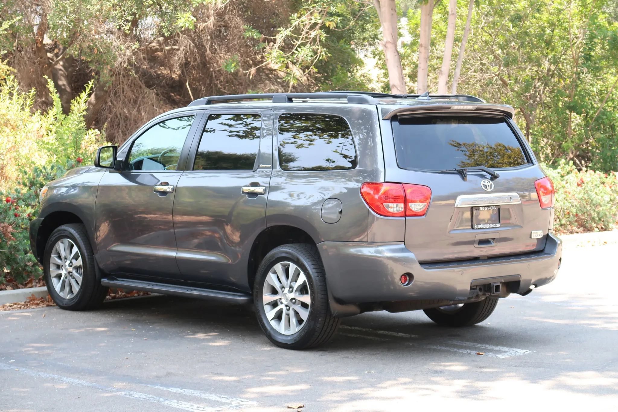 Used 2017 Toyota Sequoia Limited w/ Safety & Convenience Package AWD/4WD image 7