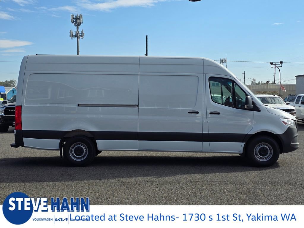 Used 2024 Mercedes-Benz Sprinter 2500 image 6