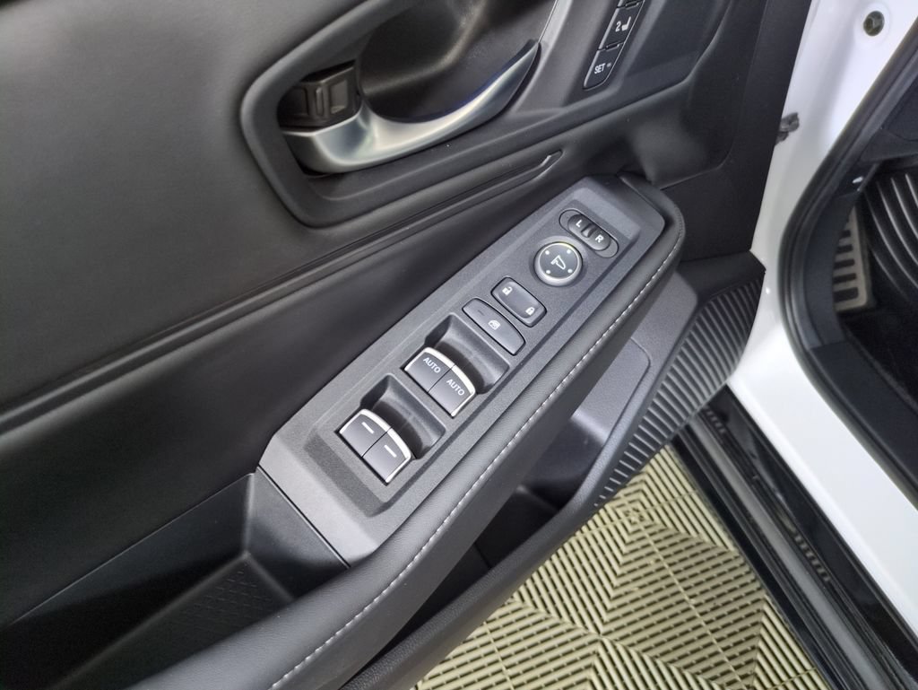 Used 2024 Honda Accord Sport image 11