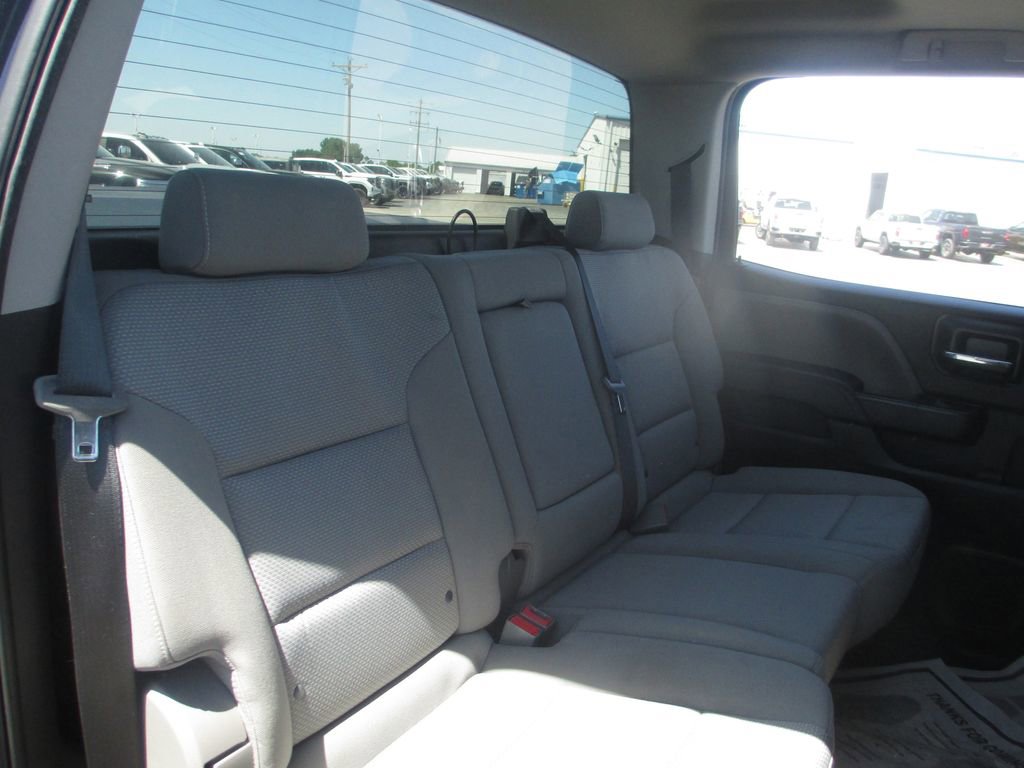 Used 2018 Chevrolet Silverado 1500 Custom w/ Custom Value Package AWD/4WD image 22