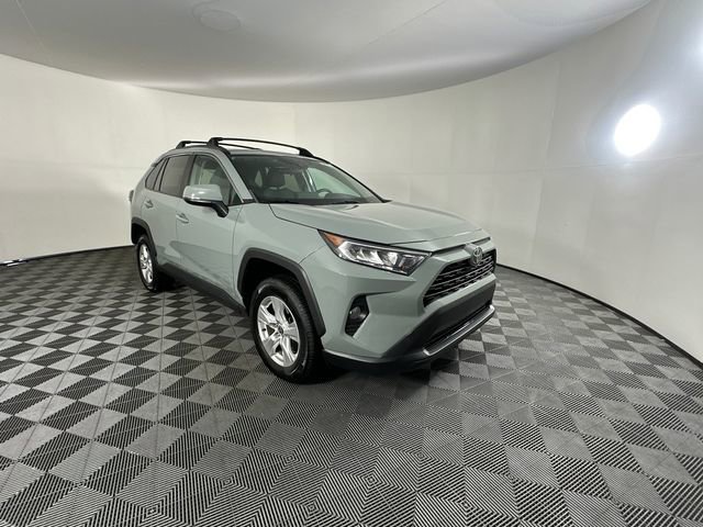 Used 2021 Toyota RAV4 XLE w/ Convenience Package AWD/4WD image 3