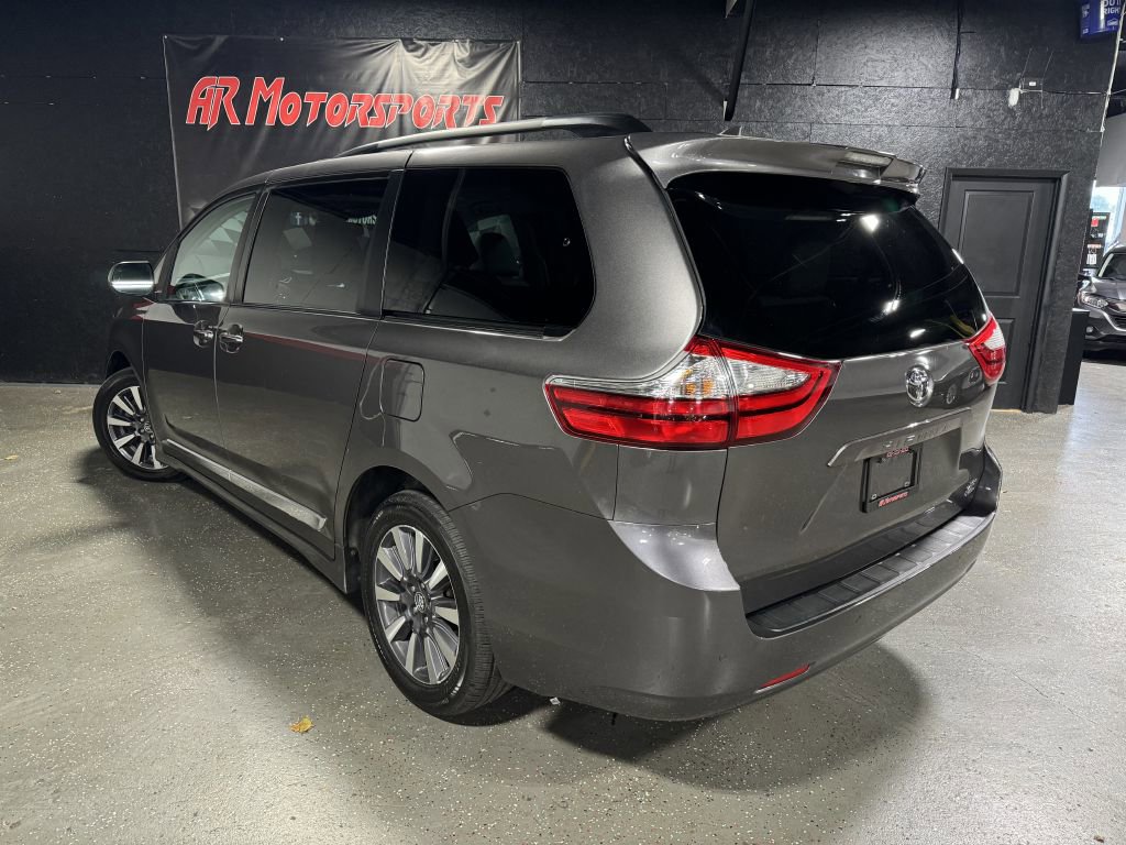 Used 2019 Toyota Sienna XLE image 3